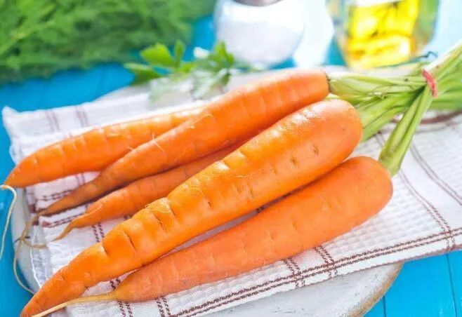 胡萝卜的功效与作用 胡萝卜和白萝卜能一起吃吗