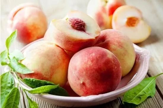 桃子的功效与作用 桃子不能和什么一起吃