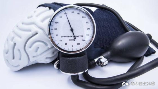高血压患者请注意！若是血压控制不好，需警惕这5类“并发症”