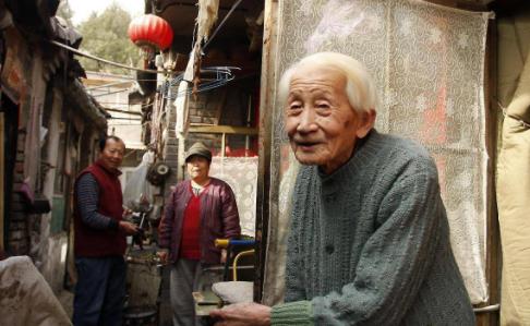 农村俗语“老人活得久，子孙会短寿”，这观点你认可吗？