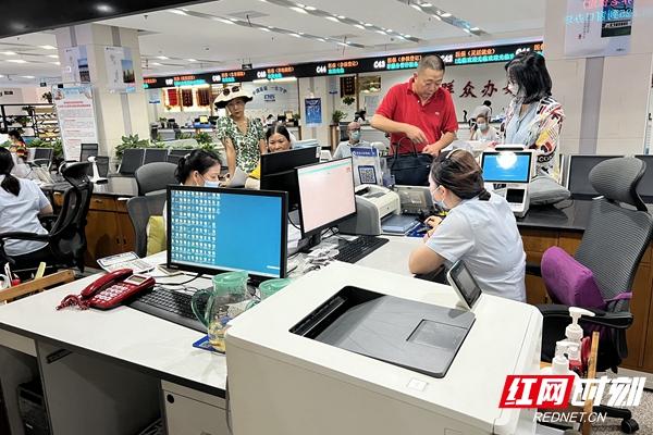 养老金18连涨 岳阳市完成50.16万名退休人员养老金上调工作