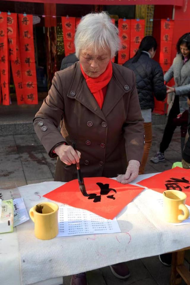 老龄化社会如何实现老有所乐？“共学养老”成为杭州加快推进老年教育新模式