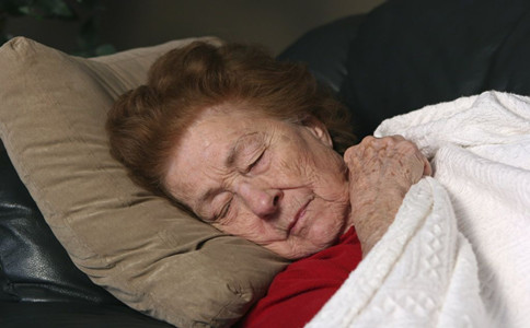 老年人嗜睡要小心哪些疾病